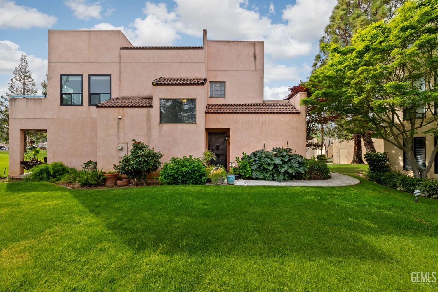 Property Photo:  14500 Las Palmas Drive 22  CA 93306 