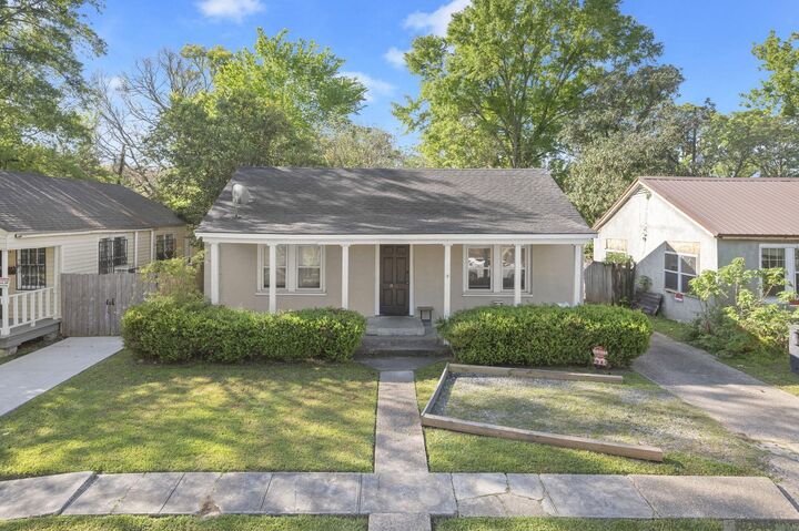 Property Photo: 835 Iris Street LA 70802