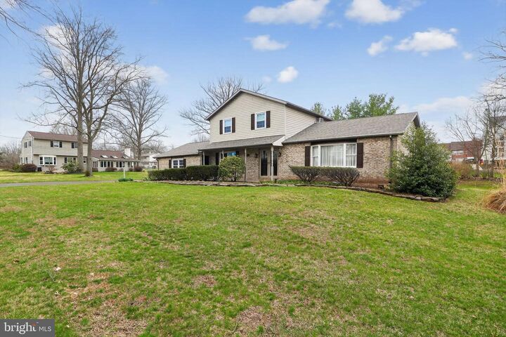 Property Photo:  1000 Brookwood Drive  PA 19464 