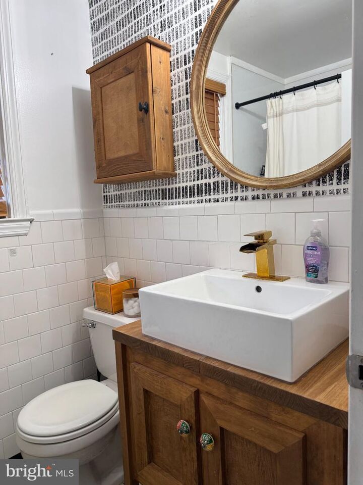 Property Photo: 2411 Arbuton Avenue MD 21230