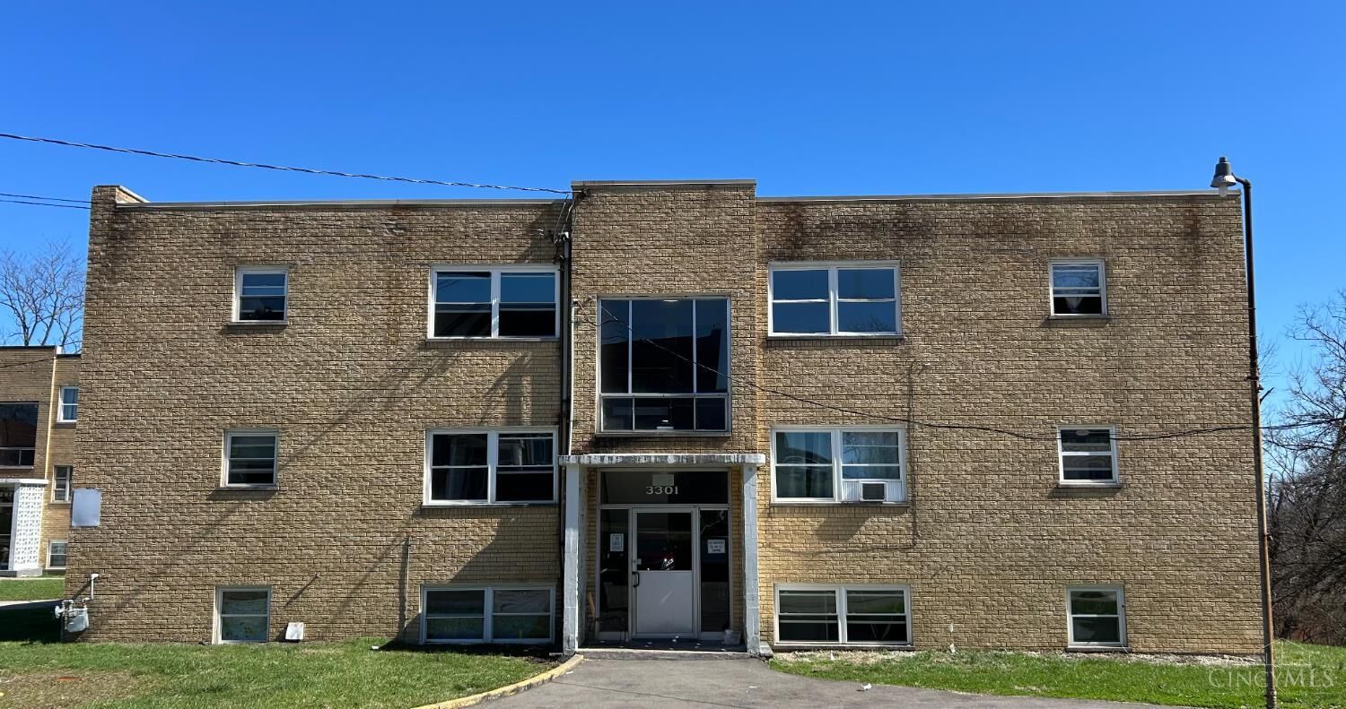 Property Photo: 3301 Camvic Terrace OH 45211