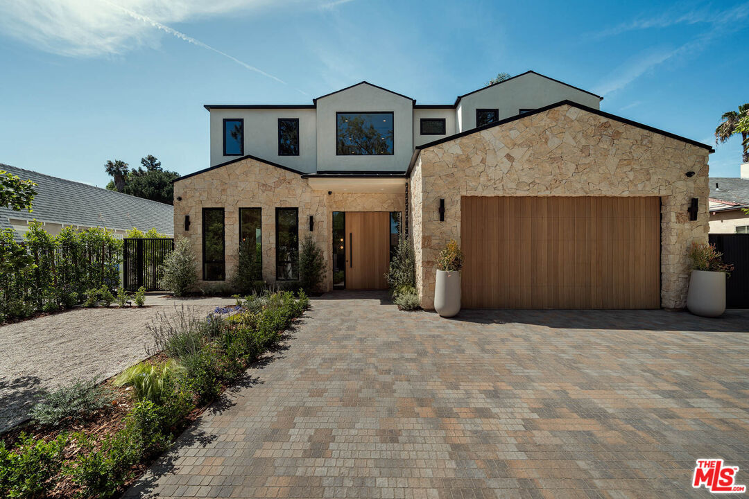 Property Photo: 4447 Matilija Ave CA 91423