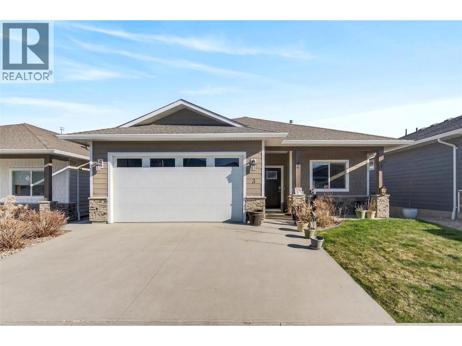 Property Photo: 1341 30 Street Northeast 3 BC V1E 0A7