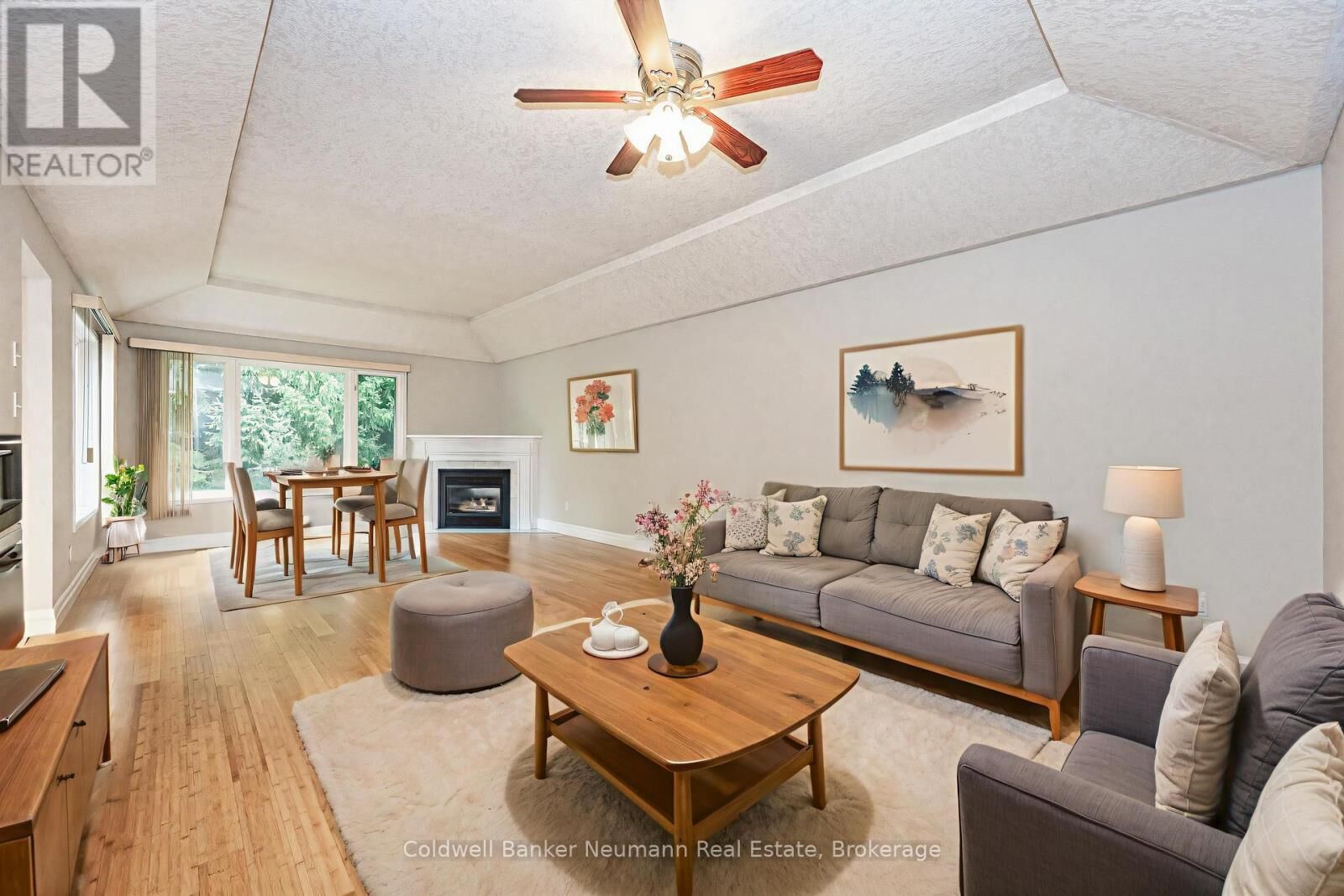 Photo de la propriété:  18 Whittaker Court Upper  ON N1C 1G1 