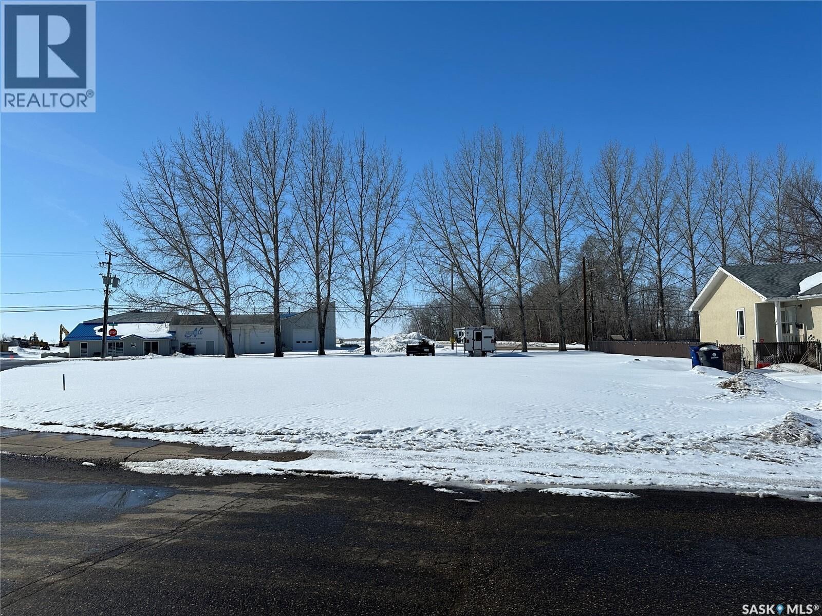 Property Photo:  1705 1st Avenue  SK S0K 3R0 