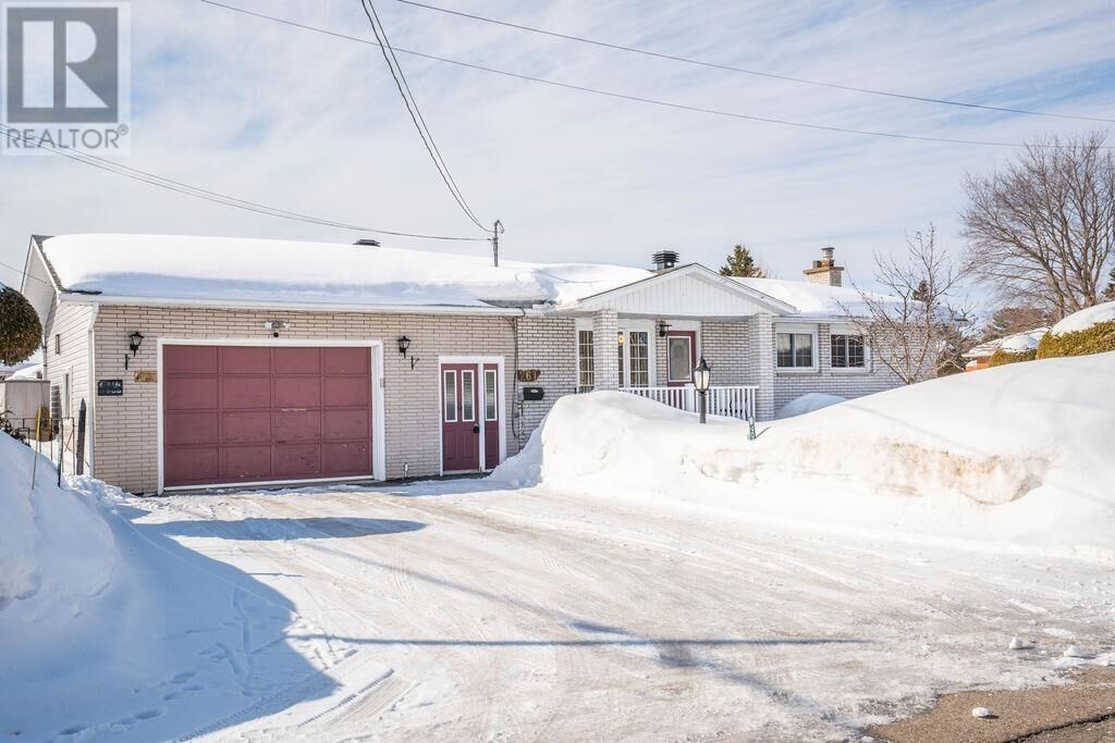 Property Photo:  261 Kingsford Rd  ON P6C 2V9 