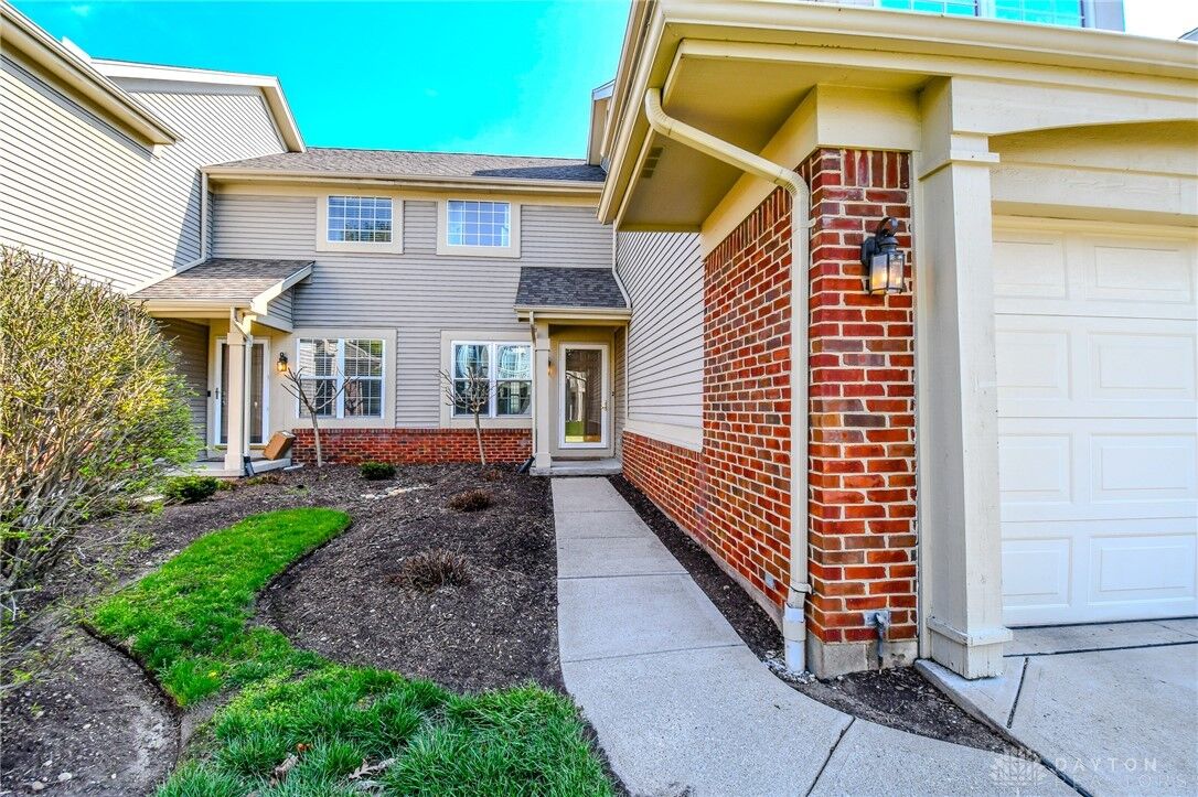 Property Photo: 3915 E Summit Ridge Drive OH 45430