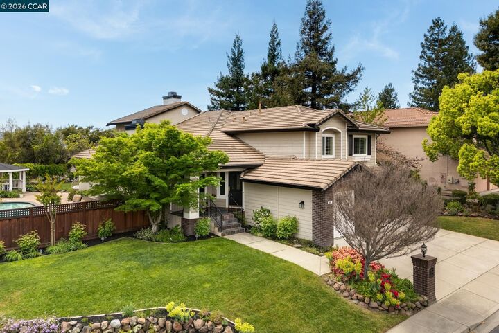 Property Photo: 810 Buckingham Place CA 94506