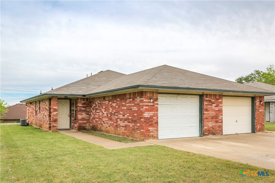 Property Photo:  203 Lydia Drive  TX 76541 