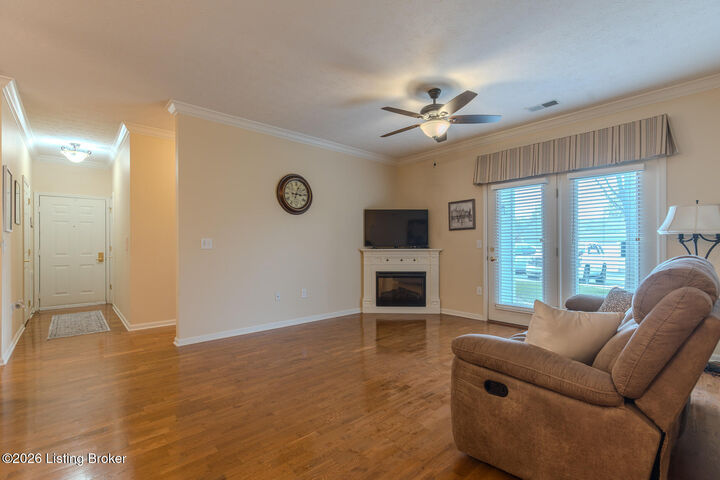 Property Photo:  2609 Bradford Commons Dr 104  KY 40299 