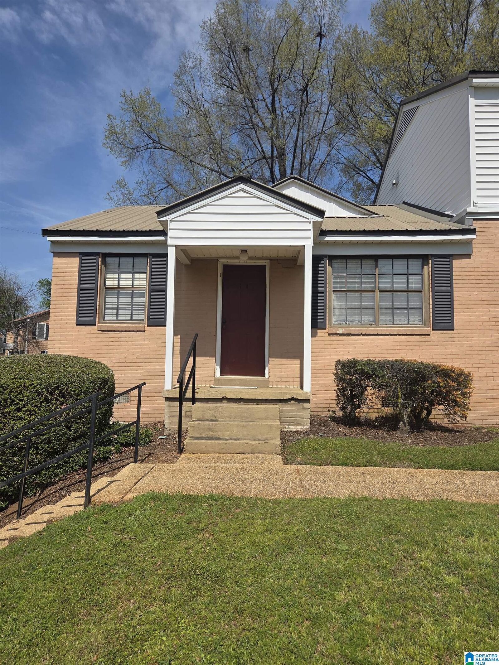Property Photo:  901 Hargrove Road 7A  AL 35401 