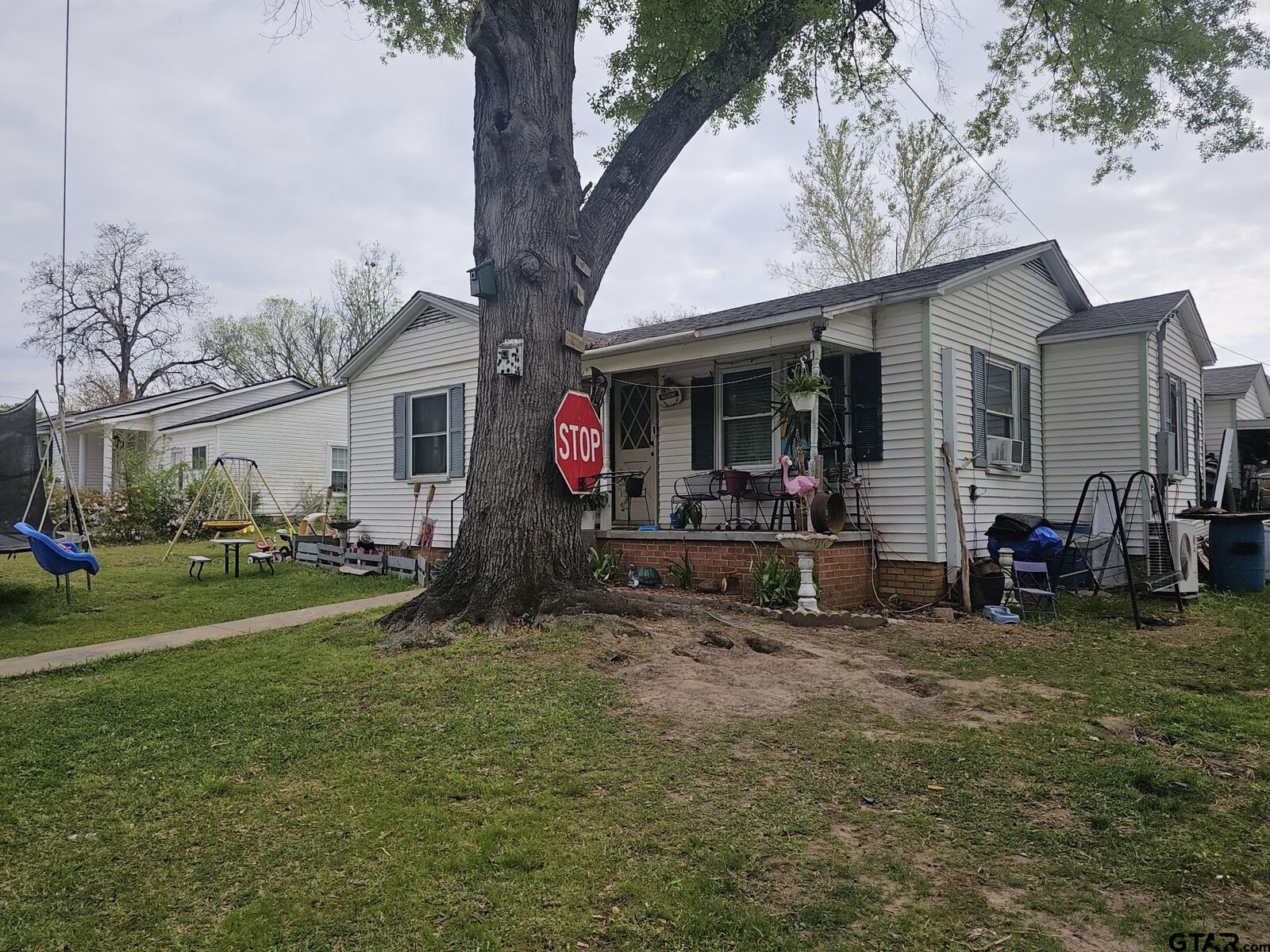 Property Photo: 207 Forrest St TX 75654