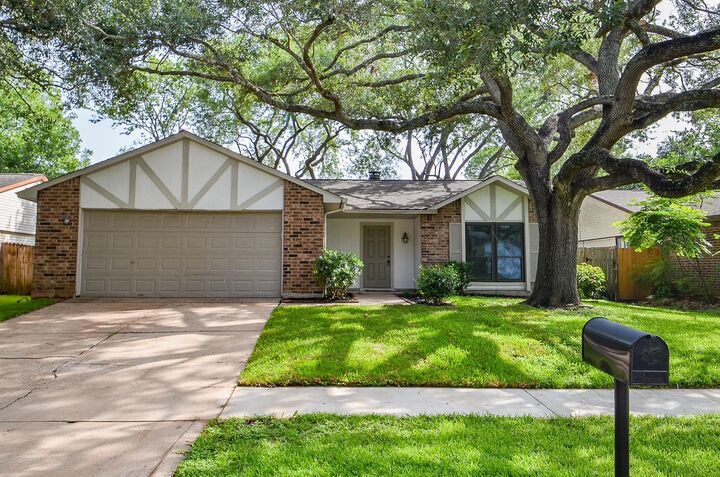 Property Photo:  6731 Gettysburg Drive  TX 77469 