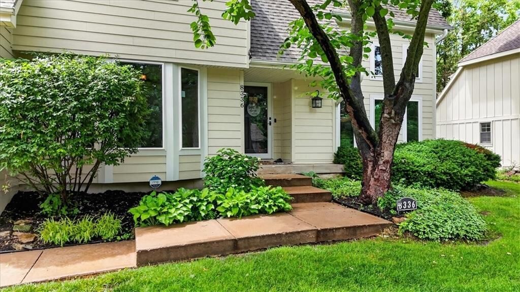 Property Photo:  8336 Rosehill Road  KS 66215 