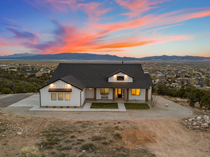 Property Photo:  1066 S Panorama Dr  UT 84720 