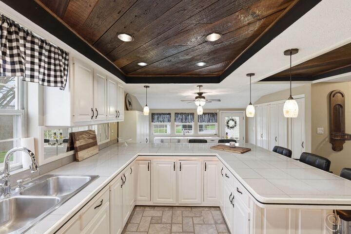 Property Photo: 1600 Hickory Grove Road KY 40342