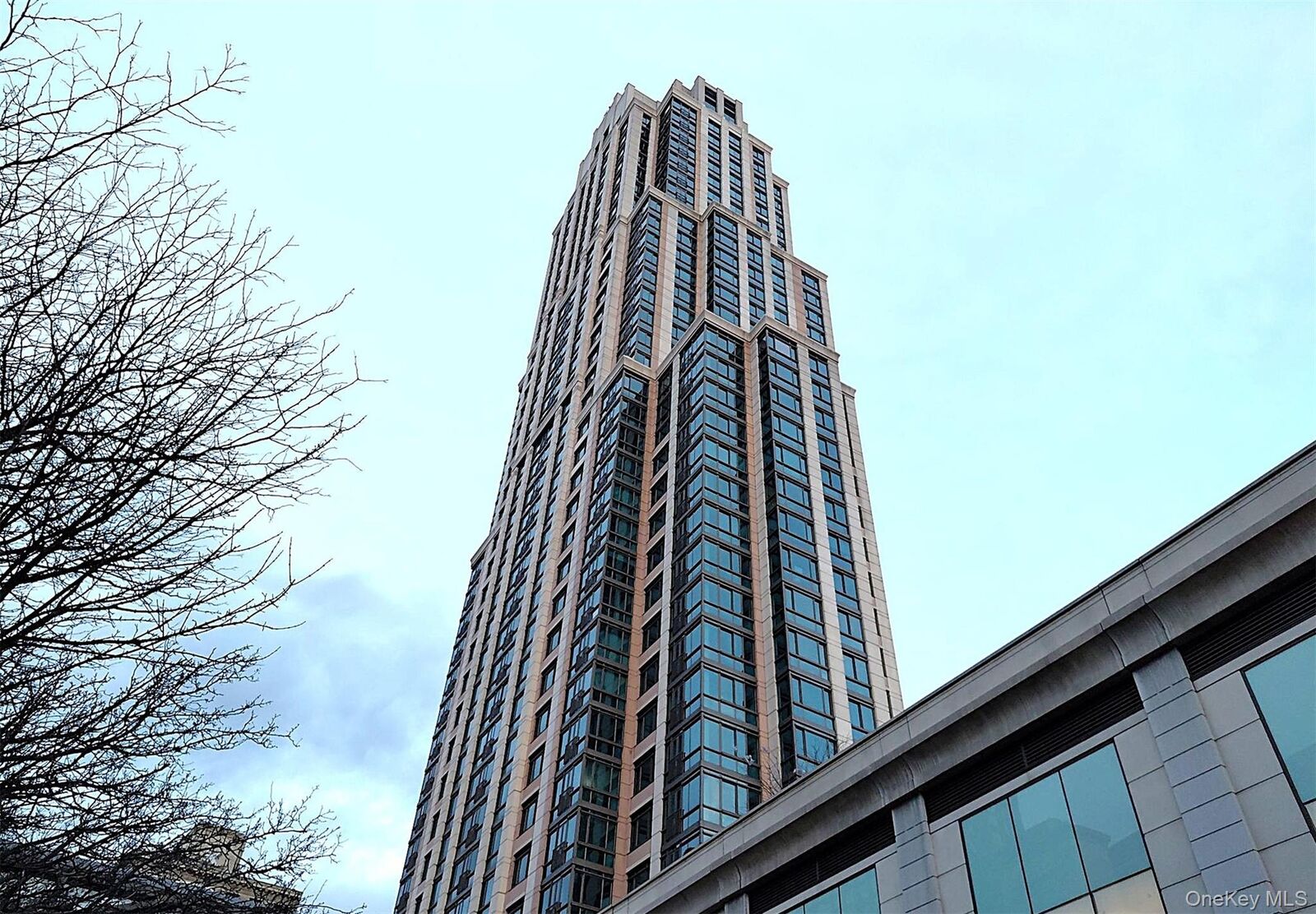 Property Photo: 175 Huguenot Street 1005 NY 10801