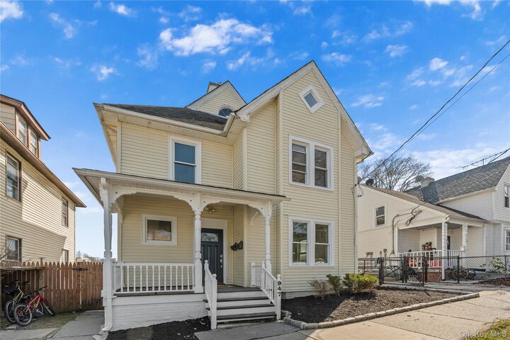 Property Photo:  947 Diven Street  NY 10566 