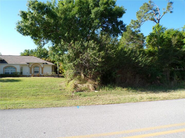 Property Photo:  25161 Aysen Drive  FL 33983 