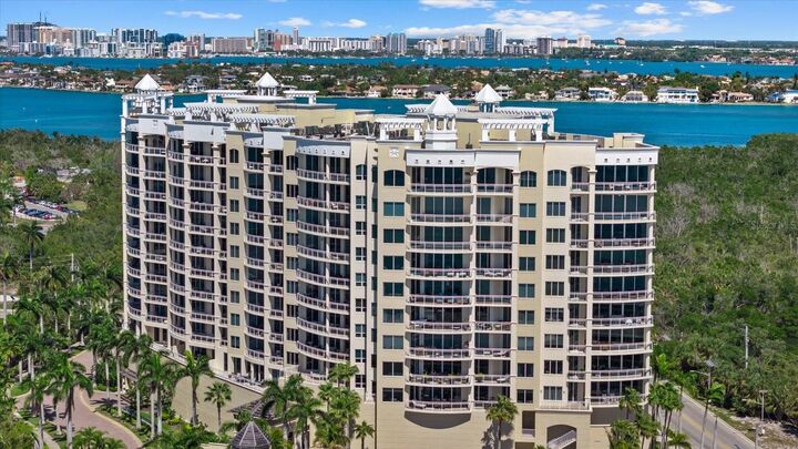 Property Photo:  1300 Benjamin Franklin Drive 501  FL 34236 