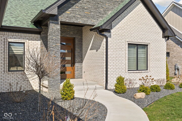 Property Photo:  5680 Skylark Drive  IN 46143 