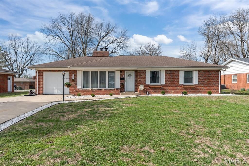 Property Photo: 204 Southgate Drive IL 62223