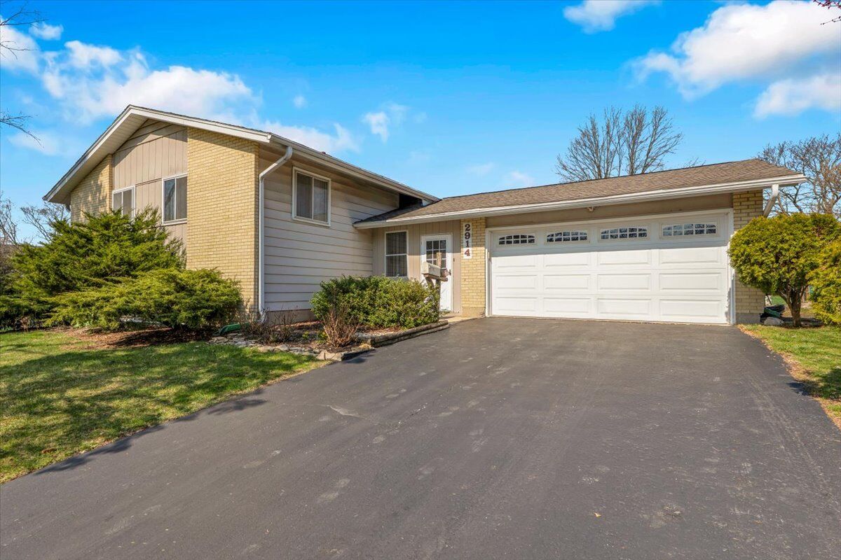 Property Photo:  2914 Sheridan Drive  IL 60517 