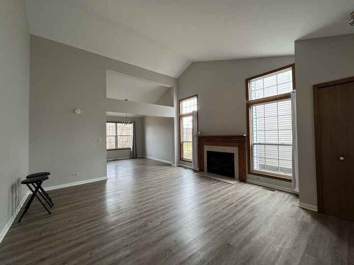 Property Photo:  429 Prairieview Drive  IL 60543 