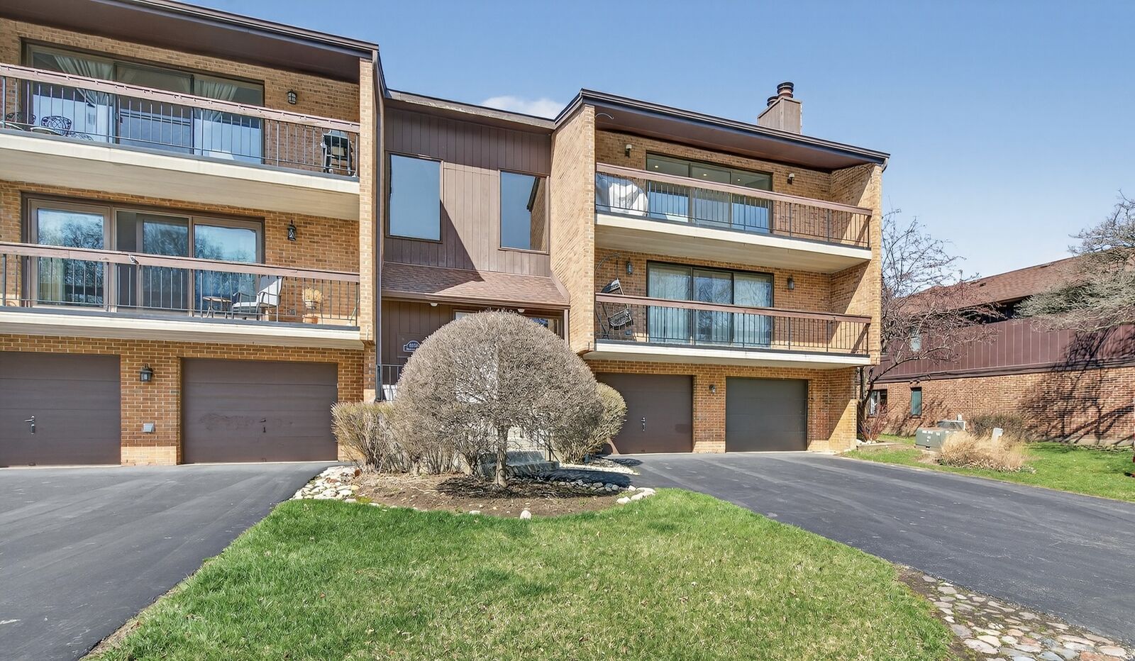 Property Photo:  8150 Brookside Drive 204  IL 60464 