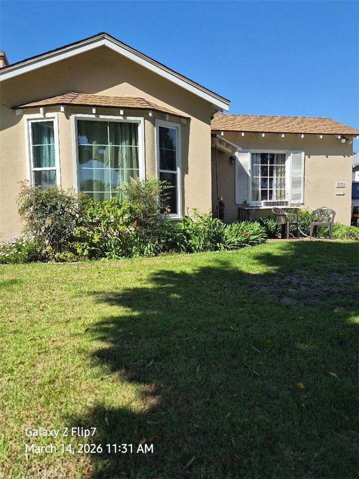 Property Photo:  1135 S Fir  CA 90301 