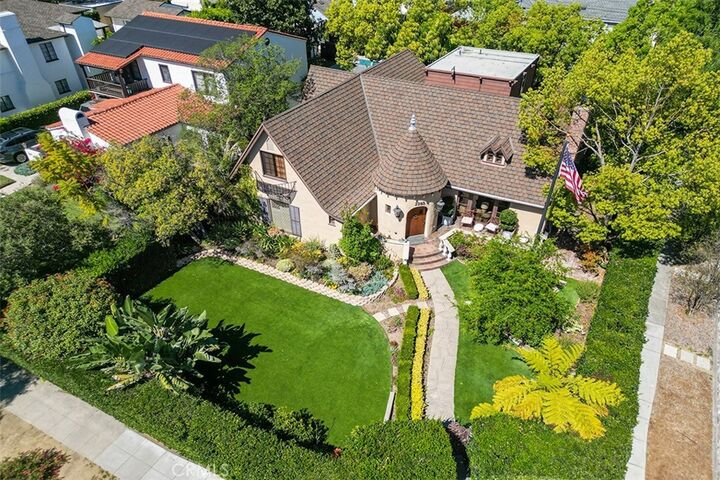 Property Photo:  2285 E Orange Grove  CA 91104 