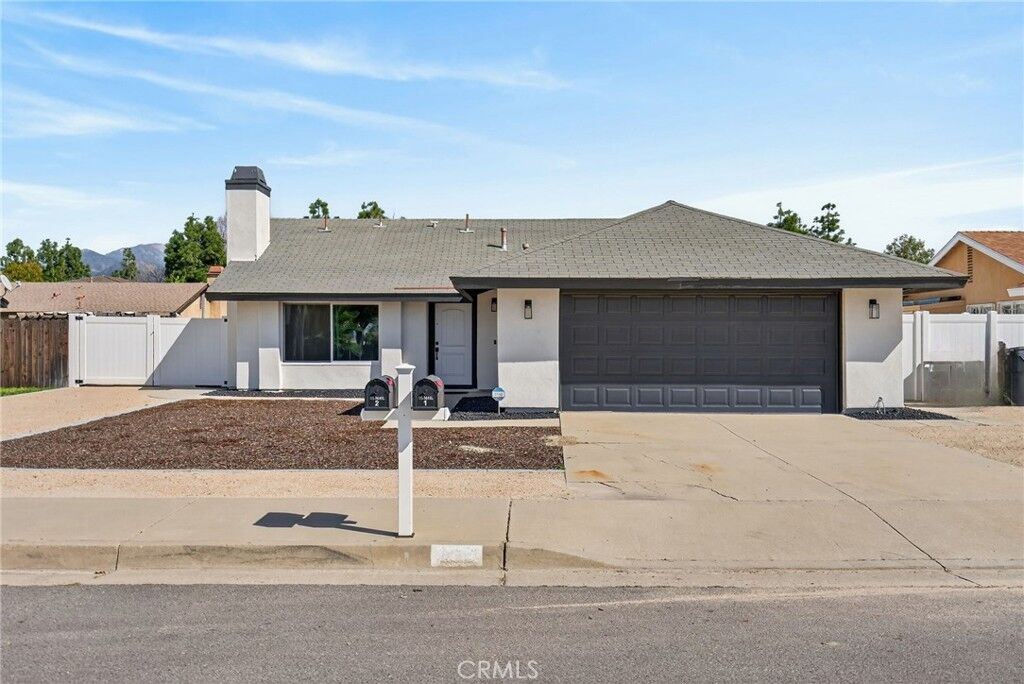 Property Photo:  1312 Live Oak Court 1  CA 92374 