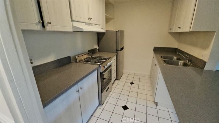 Property Photo:  206 N Park View Street 103  CA 90026 
