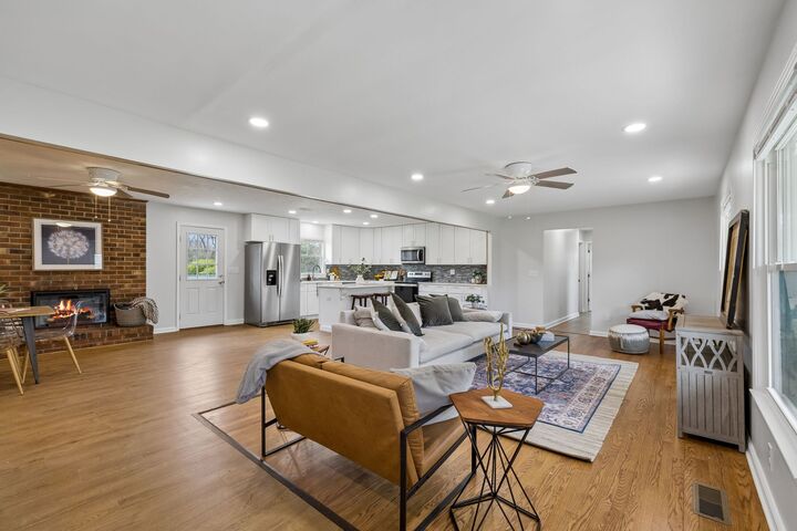 Property Photo: 1026 Lennox Ave TN 37073