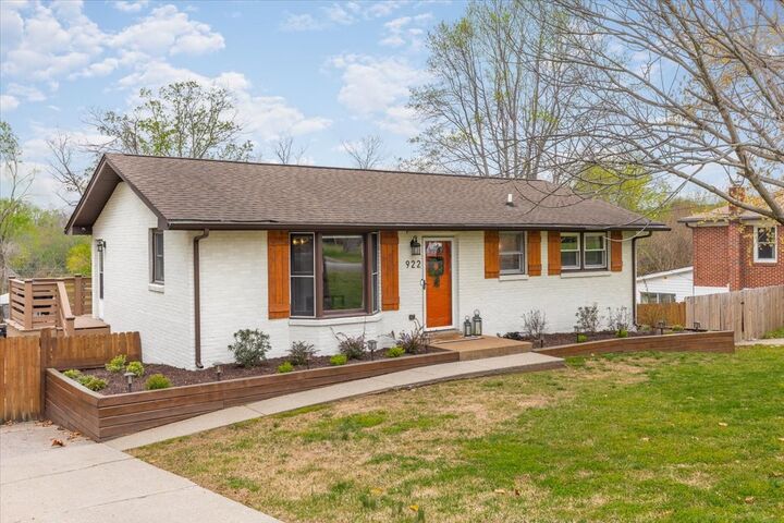 Property Photo:  922 Potter Ln  TN 37206 