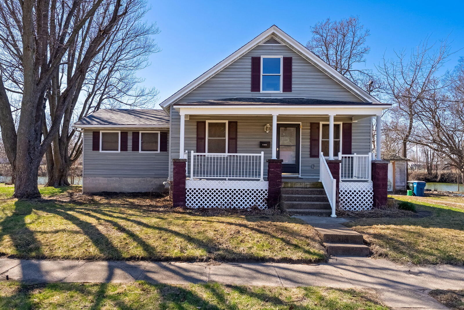 Property Photo:  2006 Angle St  IA 52761 