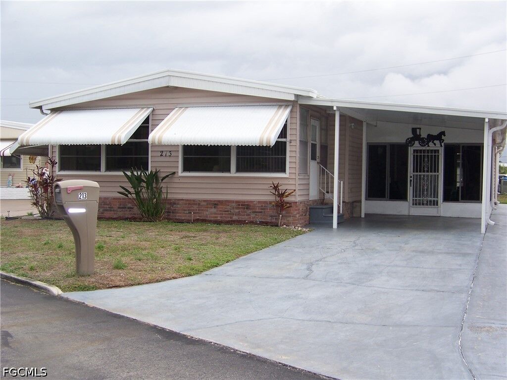 Property Photo:  213 Brandywine Lane  FL 33917 