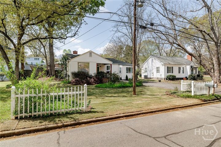 Property Photo:  385 Best Drive  GA 30606 