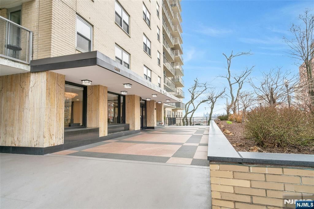 Property Photo:  6600 Jfk Blvd E 17 N  NJ 07093 