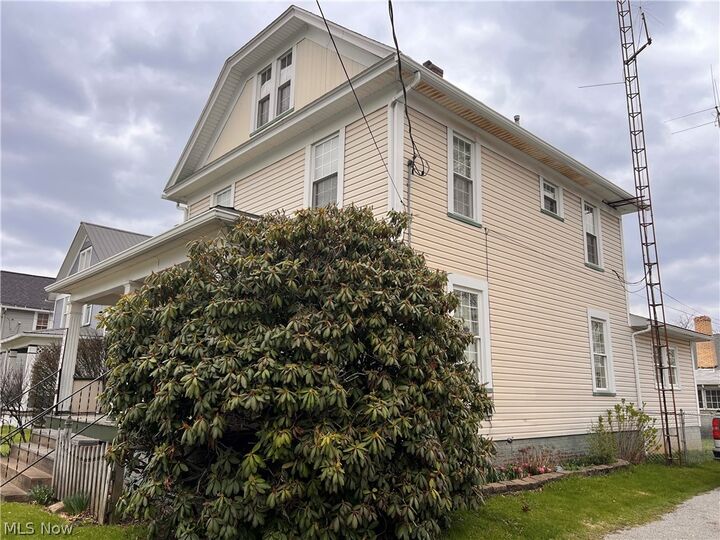 Property Photo:  189 W Martin Street  OH 44413 