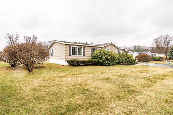 Property Photo:  17 Constitution Way  NH 03820 