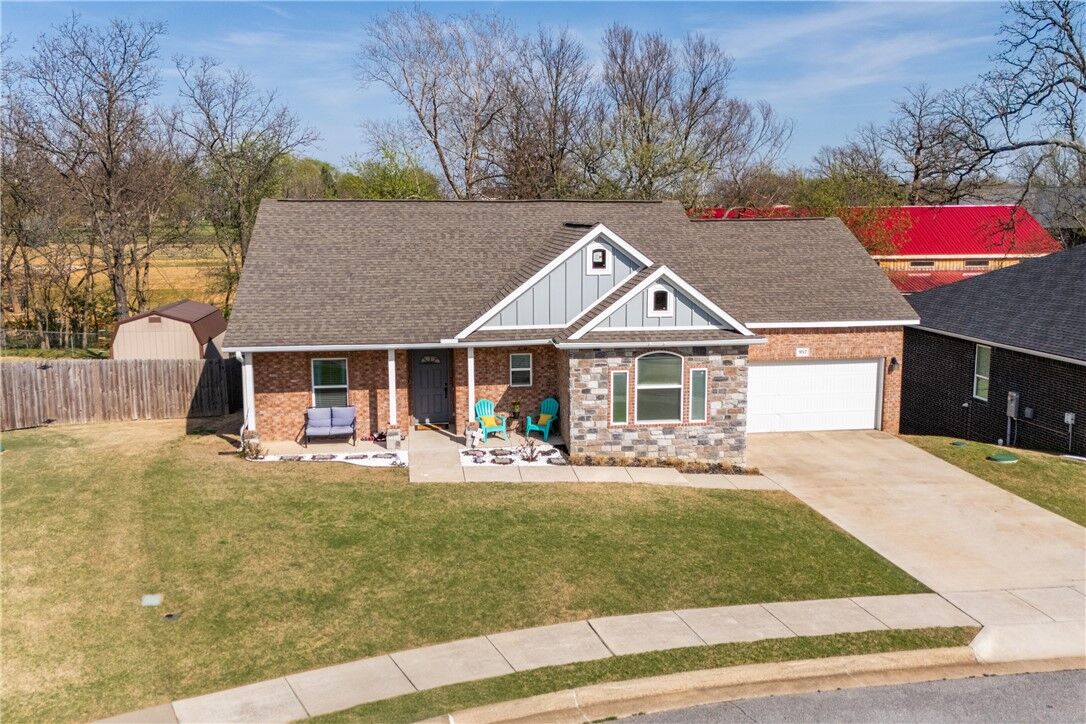 Property Photo:  952 Glass Street  AR 72718 