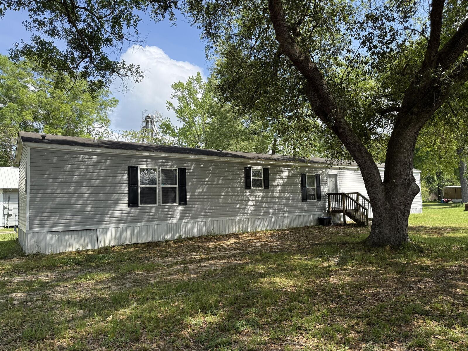Property Photo:  518 5th St.  LA 70648 