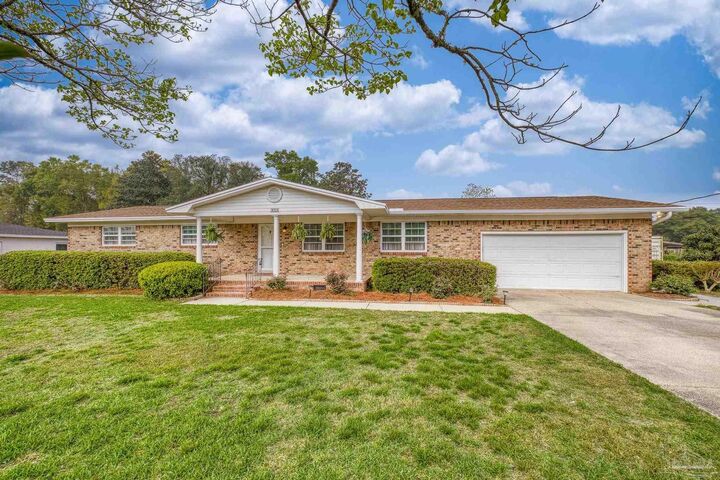Property Photo: 3013 Christine St FL 32526