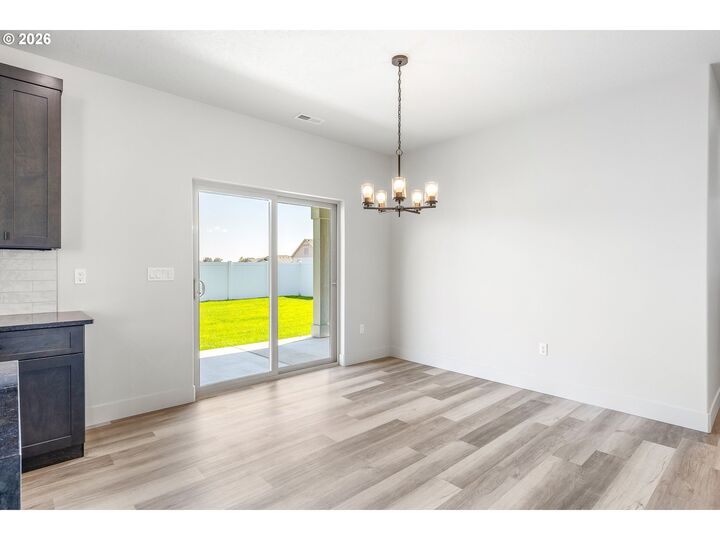 Property Photo:  615 Tatone St  OR 97818 