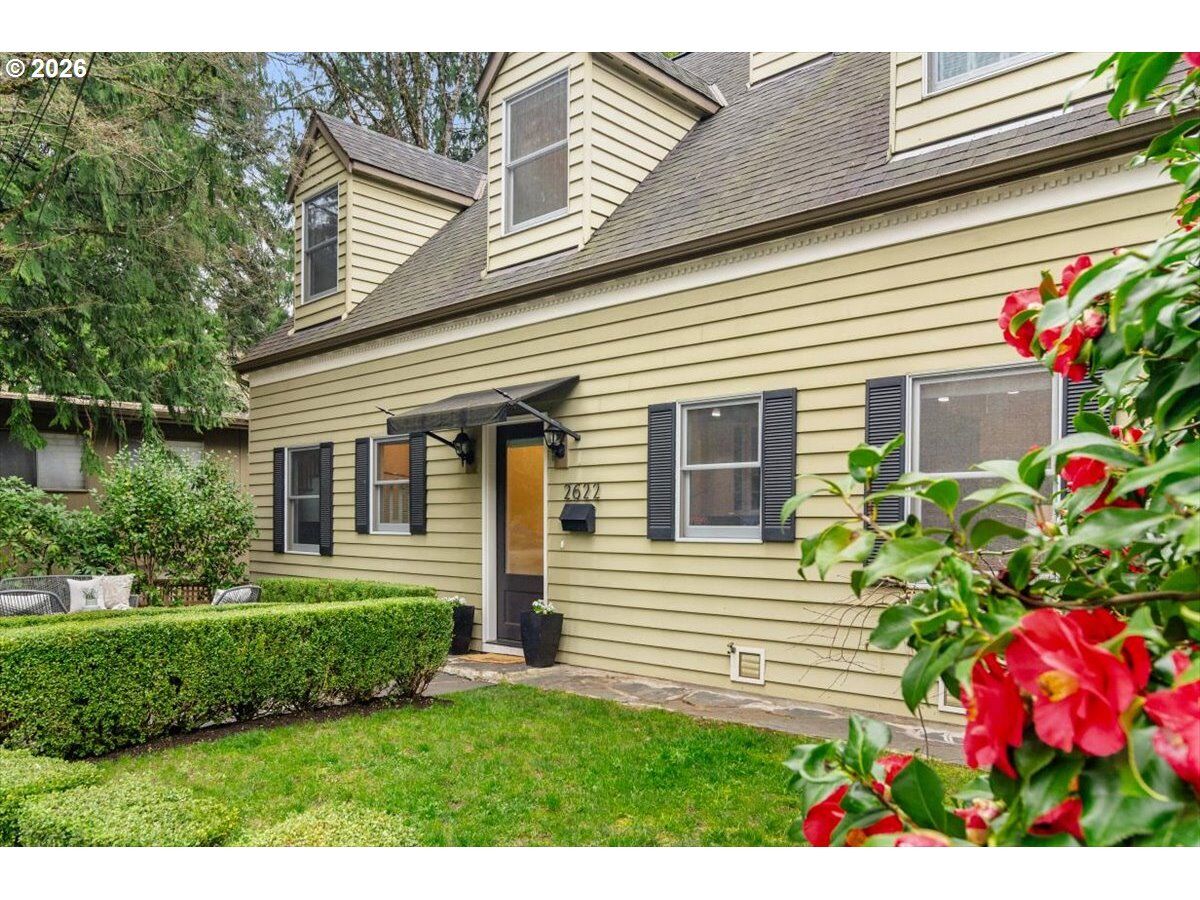 Property Photo: 2622 SW Davenport Ct OR 97201