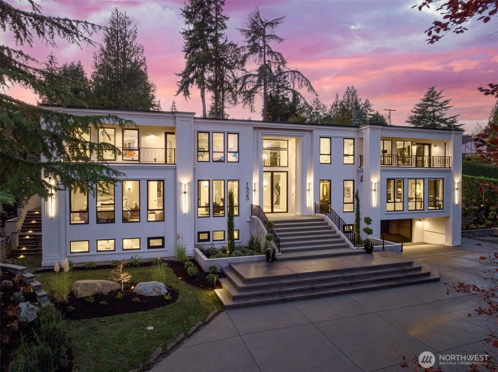 Property Photo:  1525  79th Place NE  WA 98039 