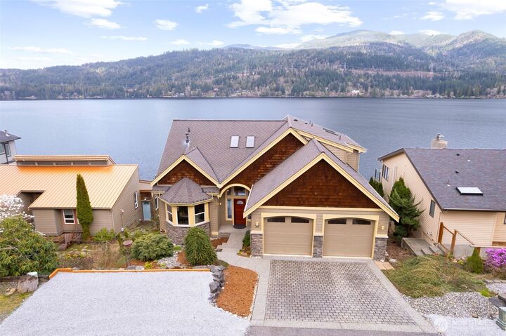 Property Photo:  20  Far Summit Place  WA 98229 