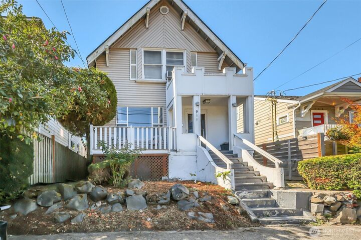 Property Photo:  911  Martin Luther King Jr Way  WA 98122 