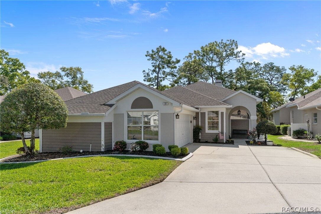 Property Photo: 72 W Byrsonima Loop FL 34446